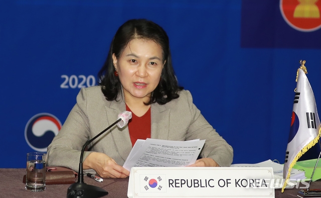 "유명희 등 WTO 사무총장 선거 2인 결선 진출"