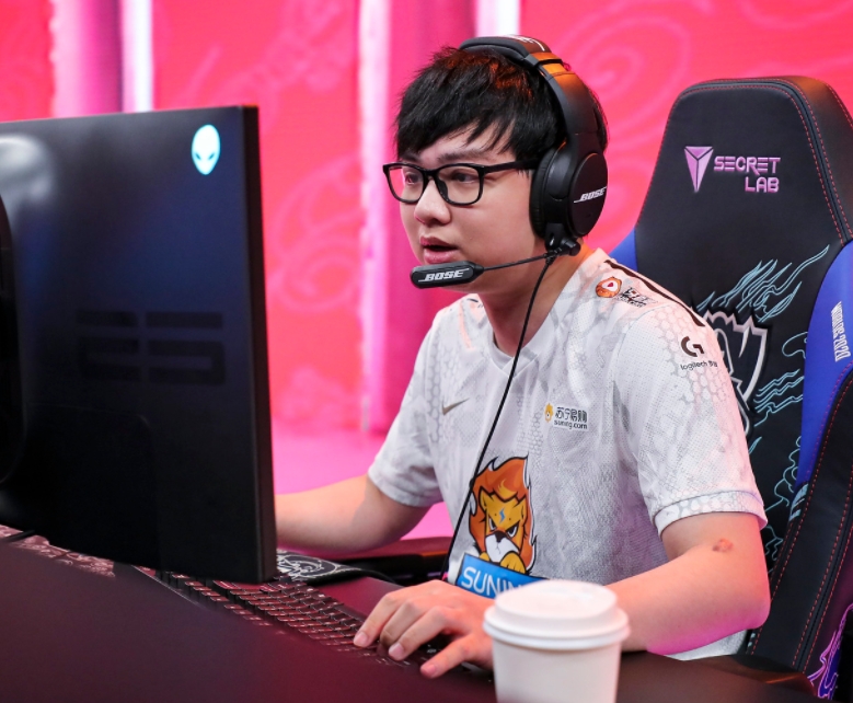 이렐리아로 제이스를 두 번 잡아낸 쑤닝 게이밍의 톱 라이너 'Bin' 첸제빈(사진=라이엇 게임즈 제공).