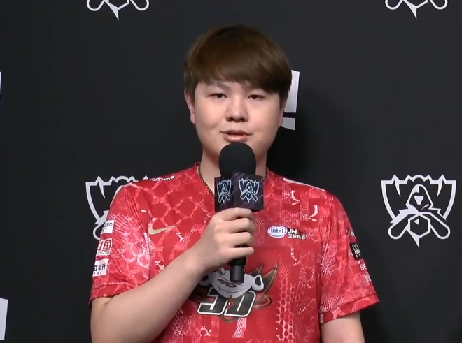 징동 게이밍의 톱 라이너 'Zoom' 장싱란(사진=중계 화면 캡처).