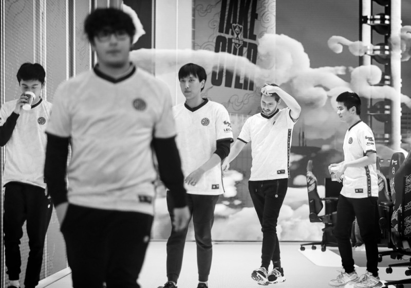 LCS 1번 시드로 롤드컵에 출전했지만 1승도 거두지 못하고 탈락한 솔로미드(사진=LoL e스포츠 SNS 발췌).