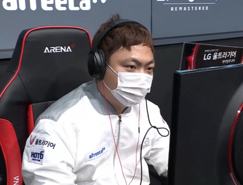 ASL 24강 1경기에서 황병영을 상대로 승리한 김윤중(사진=ASL 생방송 캡처).