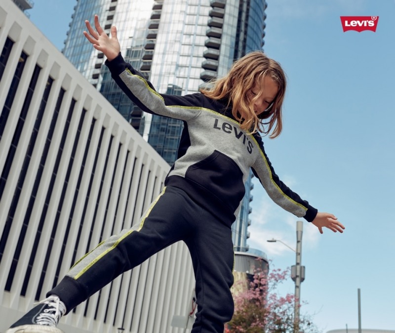 리바이스키즈, 트레이닝 상하 세트 출시