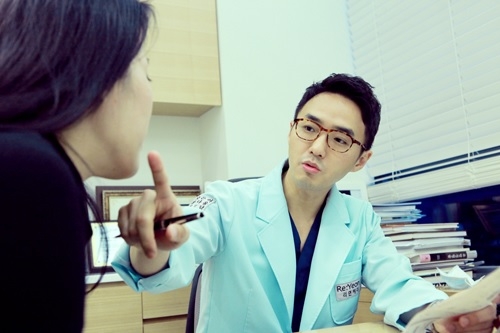 압구정 리연케이피부과 김장한 원장