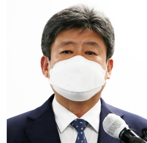 (사진=뉴시스) 정태영 CJ대한통운 택배부문장이 22일 오후 서울 중구 태평로빌딩에서 택배 노동자 사망 사건과 관련해 노동환경 개선책을 발표하고 있다.