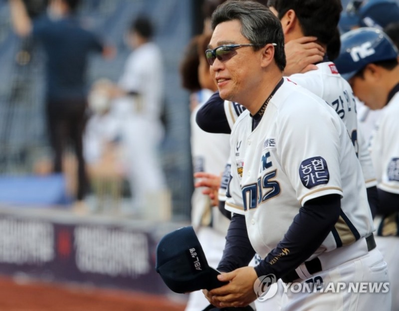 감독 부임 2년만에 NC를 정규리그 1위로 이끈 이동욱 감독