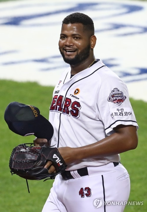 두산의 외국인투수 알칸타라가 20승 투수에 오를 수 있는 길이 있을까? 이제 3게임만 남은 두산이 알칸타라의 활용방안을 두고 고민을 해야 할 때이다.