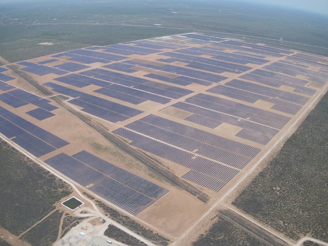 (사진=한화에너지) 한화에너지 미국법인 174 Power Global이 지난 8월 미국 텍사스주에 완공한180MW 급 태양광 발전소 전경