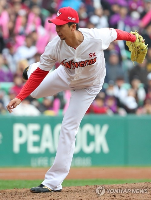 SK 윤희상이 30일 LG전을 끝으로 17년동안 정든 그라운드를 떠난다