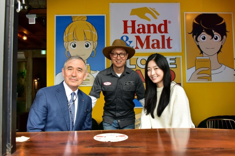 With 해리 해리스 주한 미국 대사