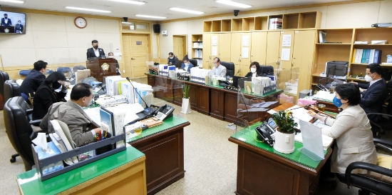 도시건설위원회 회의/사진=순천시의회