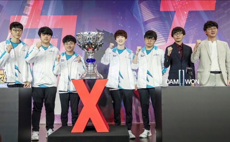 담원 게이밍의 우승으로 3년 만에 롤드컵 정상에 다시 올라선 LCK(사진=라이엇 게임즈 제공).