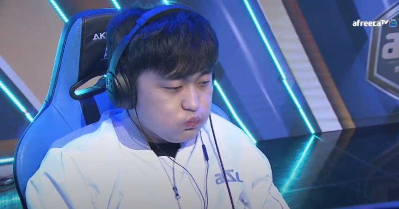 4강 A조 1세트를 승리한 이영호(사진=아프리카TV 중계 화면 캡처).