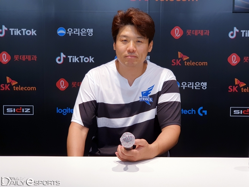 아프리카 프릭스, 최연성 감독과 계약 종료