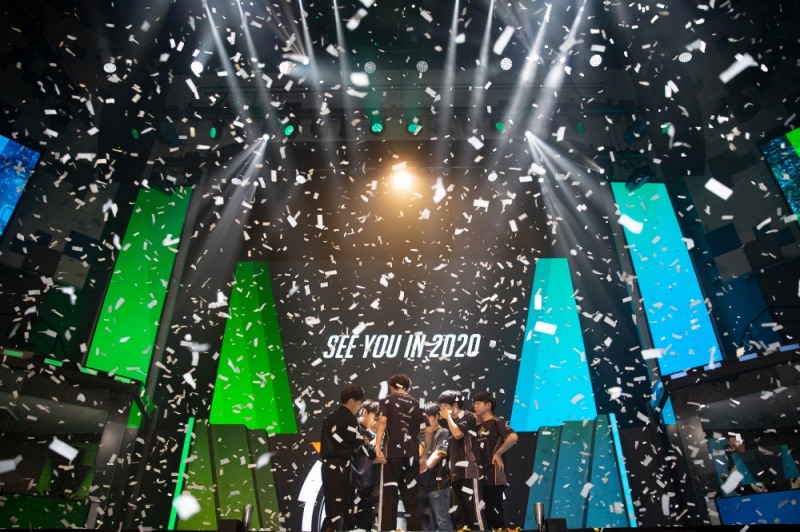 엘리먼트 미스틱이 우승을 차지한 2019 오버워치 건틀릿(사진=블리자드 엔터테인먼트 제공).