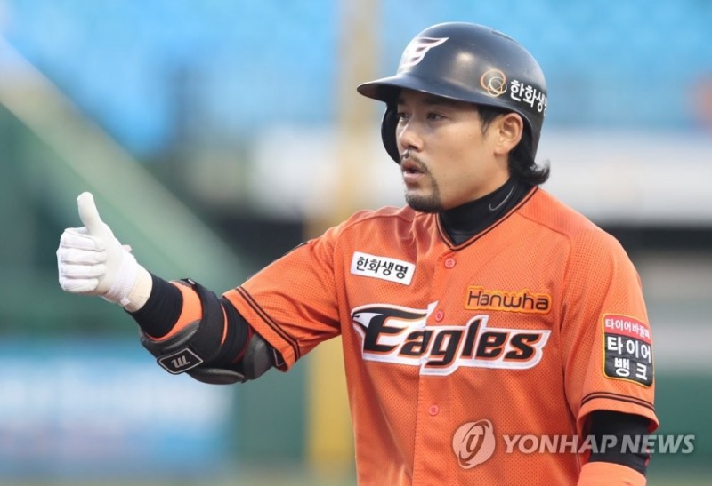 한화에서 방출된 이용규가 최대 1억5천만원으로 키움에 새 둥지를 틀었다.