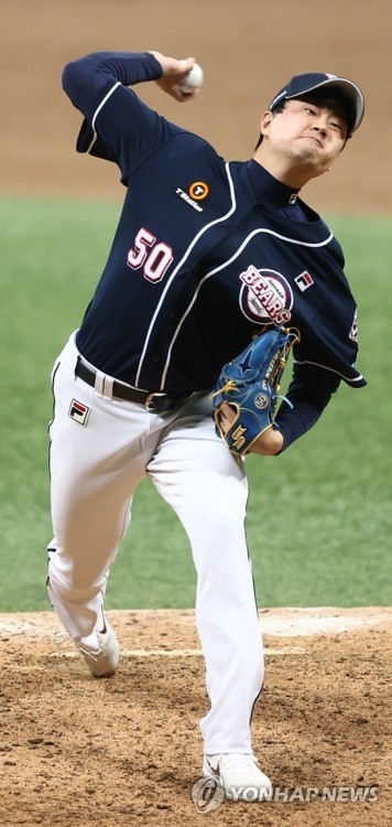 두산은 이영하가 마무리로 끝까지 지켜야 하고 KT는 이영하를 무너뜨릴 때 희망이 생긴다.