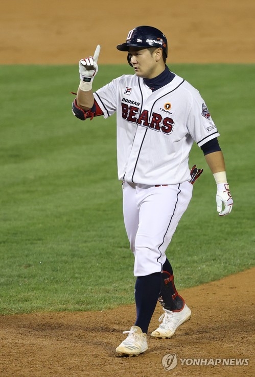 KT 선발 배제성으로부터 올시즌 홈런을 날린 두산의 최주환