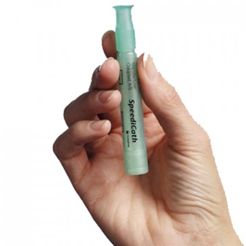 스피디캐스 컴팩트 여성용은 포장 개봉 전 9cm로 다른 사람의 눈에 띄지 않게 한 손에 쥐고 다닐 수 있는 아담한 사이즈다