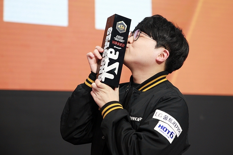 ASL 시즌9에서 우승을 차지한 김명운.