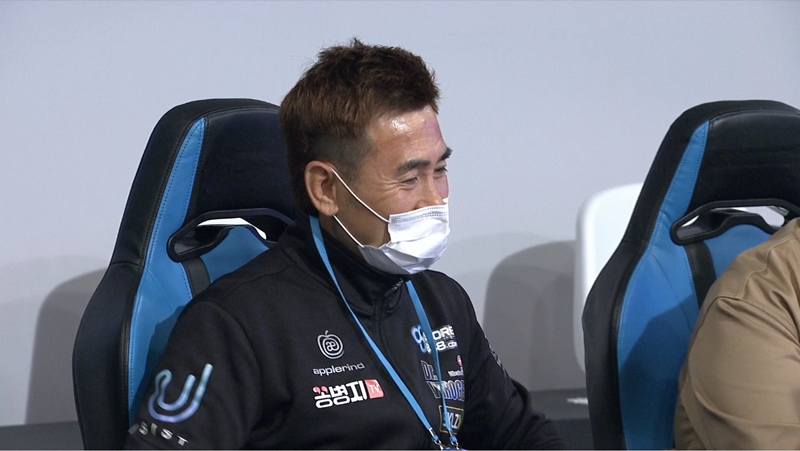 김병지는 15일 EACC 인플루언서 매치에서 맹활약하며 팀을 승리로 이끌었다(사진=중계화면 캡처).