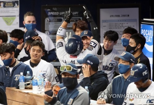 NC 나성범은 올시즌 두산의 알칸타라에 9타수 무안타로 눌렸으나 한국시리즈에서는 3연속 안타를 날리는 다른 모습을 보였다.