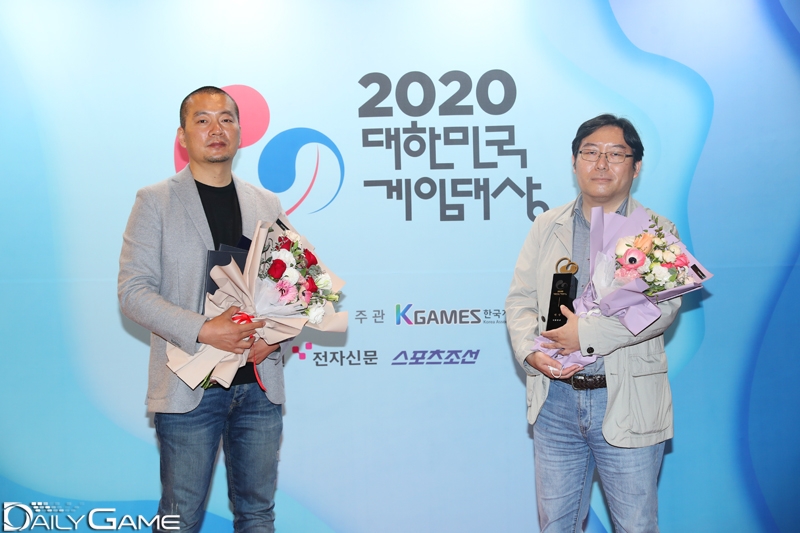 [포토] V4, 2020 대한민국 게임대상 4관왕