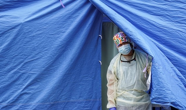 11일(현지시간) 미국 뉴욕에 있는 이동식 신종 코로나바이러스 감염증(코로나19) 진료소의 모습.