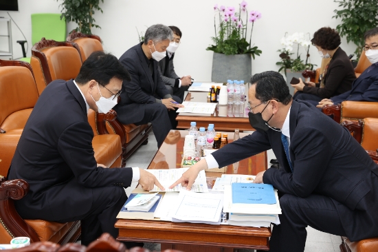 명현관 해남군수, 2021년도 국비 확보 위해 국회 방문…현안사업 예산반영 요청