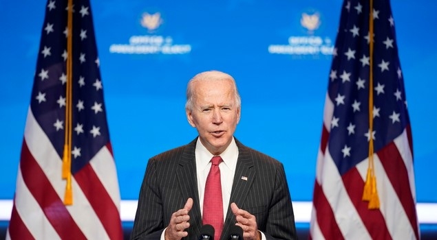 조 바이든 미국 차기 대통령 당선인이 19일(현지시간) 델라웨어 윌밍턴 퀸 극장에서 기자회견을 하고 있다.