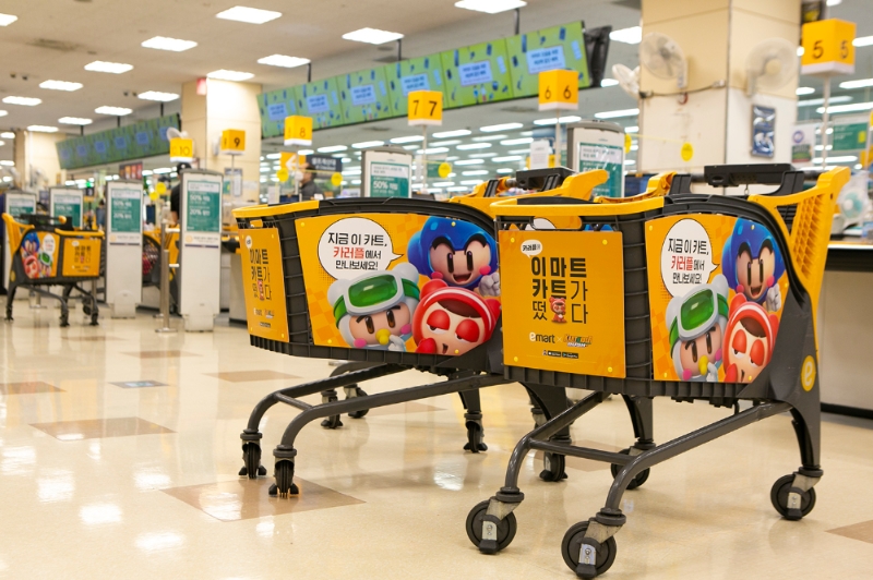 이마트 성남점에 비치된 '카트라이더 러쉬플러스' 랩핑 카트(사진 제공=넥슨코리아).