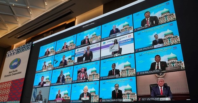 20일(현지시간) 말레이시아 주최로 열린 아시아태평양경제협력체(APEC) 화상 정상회의 모습. 미국 대선 패배 이후 공식 석상을 꺼리던 도널드 트럼프 미국 대통령(하단 맨오른쪽) 도 자리했다. 