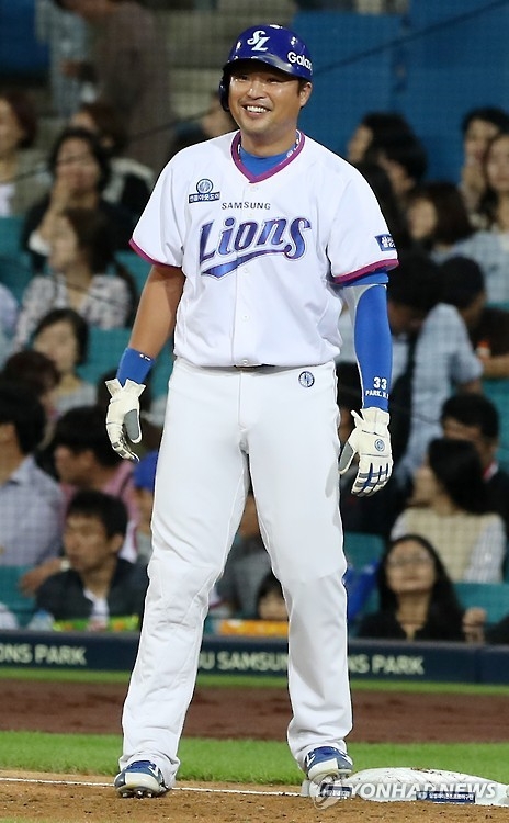 삼성의 프렌차이즈 스타인 박한이가 숙취운전의 굴레에서 벗어나 지도자로 제2의 야구인생을 시작한다