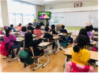 역사 유튜브 시청 모습, 영암초등학교/사진=영암군