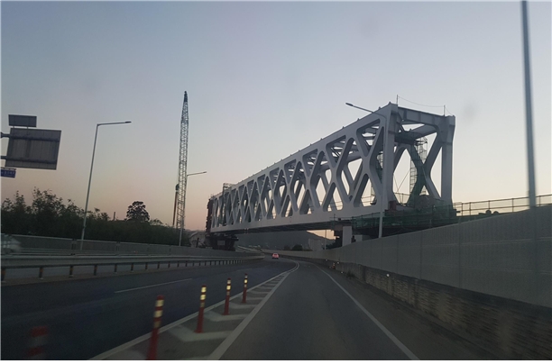 국가철도공단, 포항~삼척 철도건설 최장경간 108m 트러스교, 성공 설치