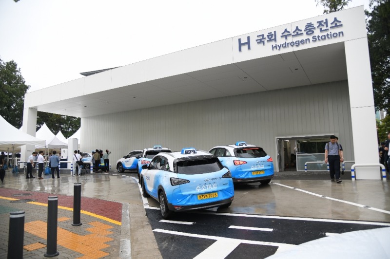(사진=효성그룹) 효성이 구축한 서울시 첫 상업용 수소충전소인 국회 수소충전소