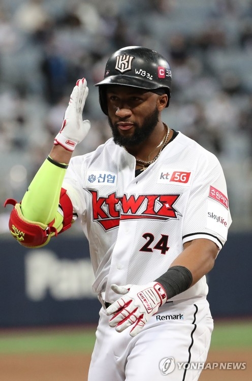 올해로 KBO 리그 4년째를 맞은 KT 로하스는 타격 4관왕에 오르면서 창단 6시즌만에 KT의 포스트시즌 진출에 결정적인 공헌을 했다.