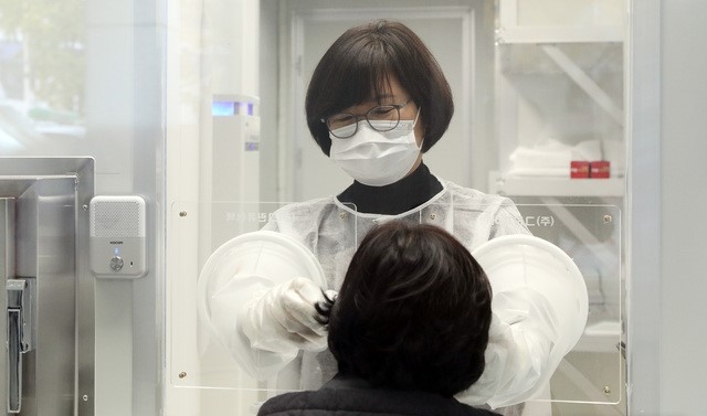 LG화학 오창공장, 코로나19 사무직 6명 집단감염