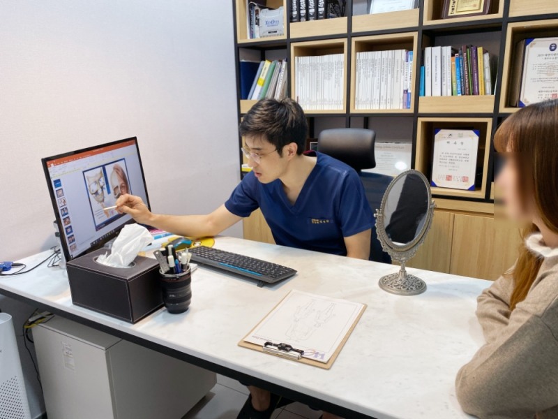 볼록한 눈 밑 고민이라면? '눈밑지방재배치'로 개선 가능해