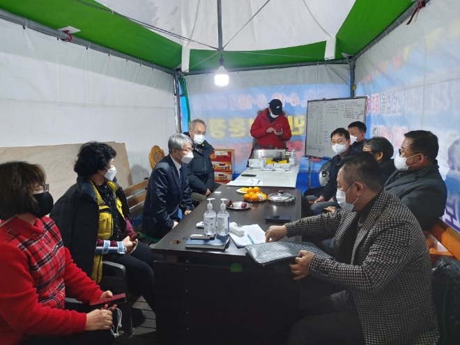 지난달 23일 국회앞 5.18 단체 간담회에서 민형배 의원