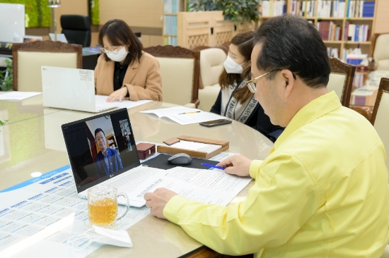 중국 중관촌 사회조직연합회(비서장 따이지엔)와 한중창업혁신센터 운영을 위한 화상회의/사진=순천시