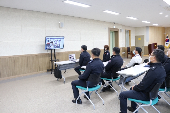 요양시설관계자 비대면 교육/사진=무안소방서