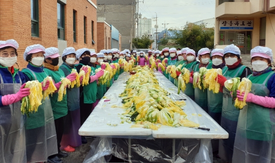 장흥군새마을회, 사랑 愛 김장·좀도리 쌀 나눔/사진=장흥군