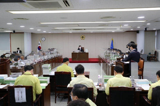 전남도의회 예산결산특별위원회(위원장 이혁제, 목포4)