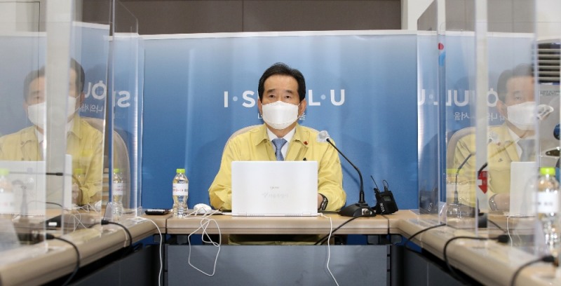 정세균 국무총리가 10일 오후 서울 중구 서울시청에서 열린 수도권 코로나19 상황점검회의에 참석해 발언하고 있다. (사진=뉴시스)