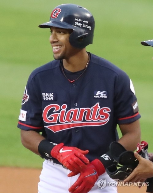 내야 수비의 핵심으로 롯데의 복덩이가 된 딕슨 마차도