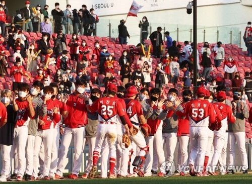 KIA는 10월 초 하위권인 SK, 한화와 홈에서 가진 7연전에서 2승5패로 물러서면서 올시즌 포스트진출의 기회를 놓치는 결정적 분수령이 됐다.