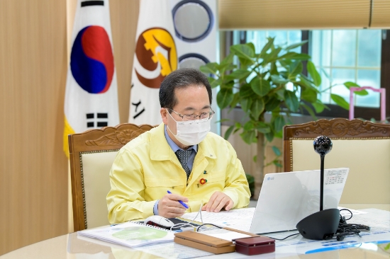화상회의를 하고있는 허석 순천시장/사진=순천시
