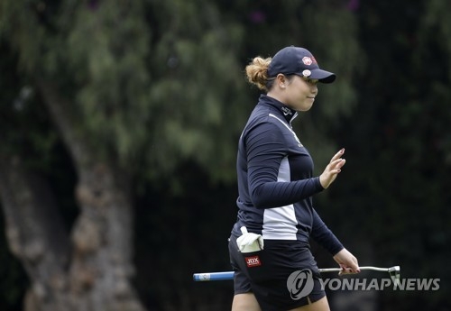 코로나 증상 따라 성적도 따라가나. 언더, 오버로 엇갈린 주타누간 자매의 US오픈 3라운드