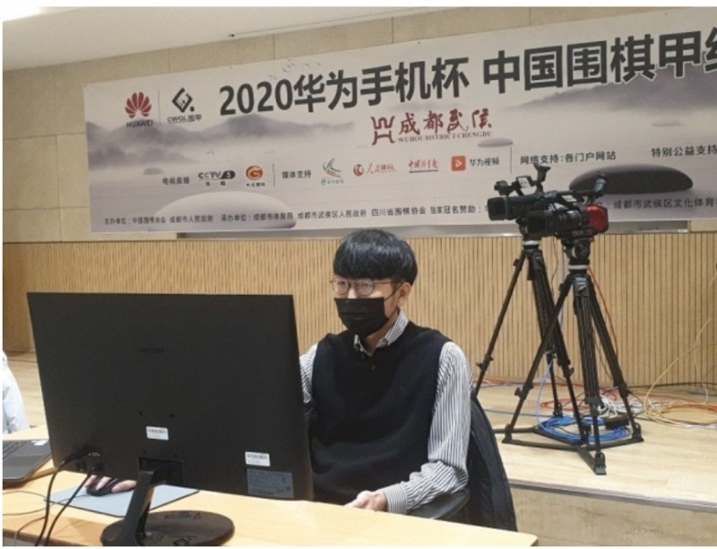 신진서 9단이 중국 갑조리그 최종 라운드에서 커제 9단에 백 불계승을 거두고 꿈의 승률 90%로 올라섰다.