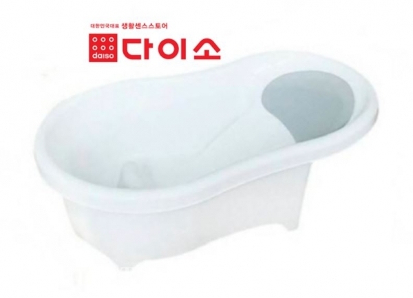 다이소 '유해물질' 아기욕조 소비자, 집단 손배소 제기